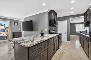 257 SW 5th St, Boca Raton, FL 33432 - Photo 14