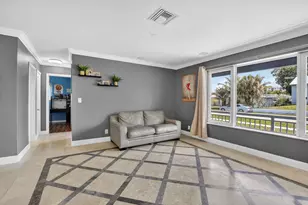 257 SW 5th St, Boca Raton, FL 33432 - Photo 10