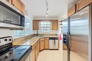 305 SE 11th Ave, Pompano Beach, FL 33060 - Photo 8