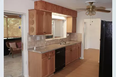7421 NW 72nd Avenue, Tamarac, FL 33321 - Photo 8