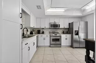 479 Brackenwood Ln N, Palm Beach Gardens, FL 33418 - Photo 12