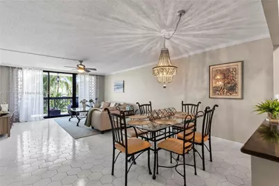 4800 Bayview Drive #402, Fort Lauderdale, FL 33308 - Photo 2
