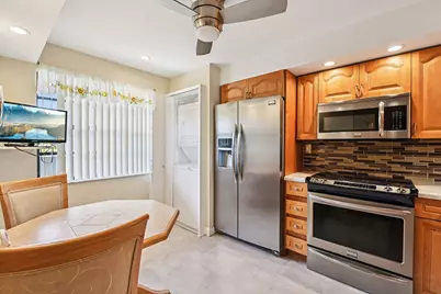 1101 Colony Point Circle #404, Pembroke Pines, FL 33026 - Photo 1