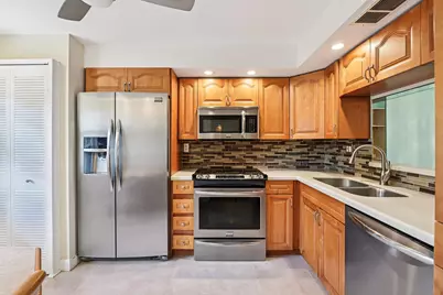 1101 Colony Point Circle #404, Pembroke Pines, FL 33026 - Photo 2