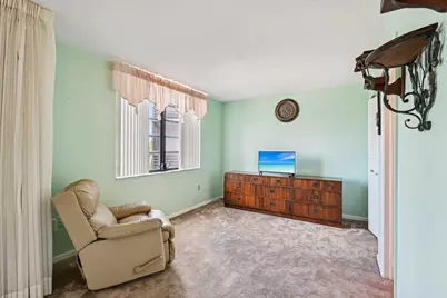 1101 Colony Point Circle #404, Pembroke Pines, FL 33026 - Photo 10
