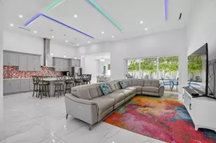 711 NE 6th St, Boca Raton, FL 33432 - Photo 8