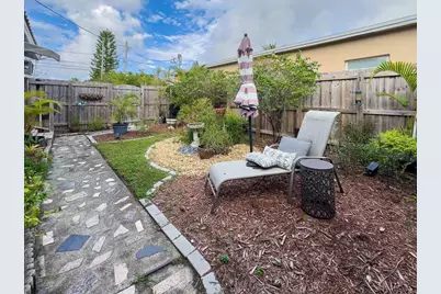 902 NE 34th Street #E, Oakland Park, FL 33334 - Photo 1