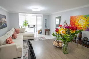 8285 Sunrise Lakes Blvd, Sunrise, FL 33322 - Photo 10