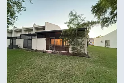 1097 NW 98th Terrace #110, Pembroke Pines, FL 33024 - Photo 4