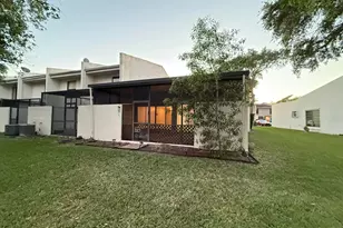 1097 NW 98th Terrace, Pembroke Pines, FL 33024 - Photo 4