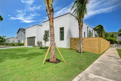 901 Upland Road, West Palm Beach, FL 33401 - Photo 2