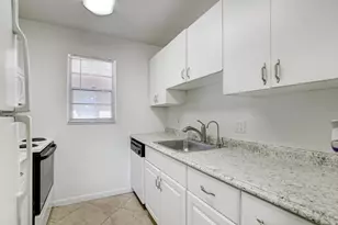 600 SW 2nd Ave, Boca Raton, FL 33432 - Photo 1