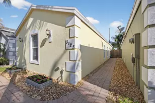 3125 Shelby Way, Palm Springs, FL 33461 - Photo 2