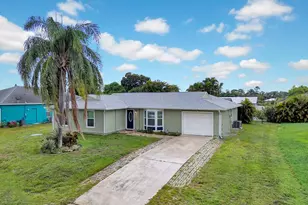 1918 SE Cheltenham St, Port Saint Lucie, FL 34983 - Photo 2