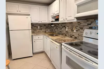 400 SE 10th Street #310, Deerfield Beach, FL 33441 - Photo 4