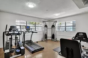 400 SE 10th St, Deerfield Beach, FL 33441 - Photo 18