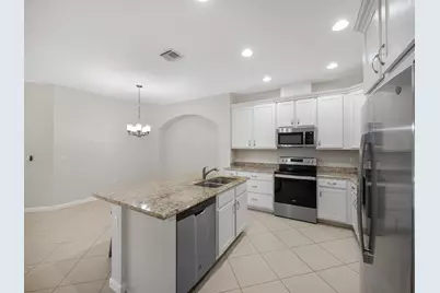 12898 SW Lake Fern Circle, Port Saint Lucie, FL 34987 - Photo 6