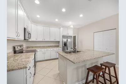 12898 SW Lake Fern Circle, Port Saint Lucie, FL 34987 - Photo 10