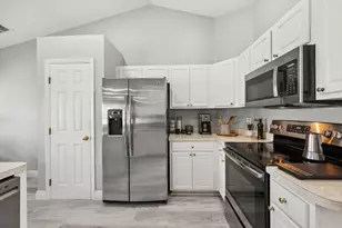 249 SW Aubudon Ave, Port Saint Lucie, FL 34984 - Photo 16