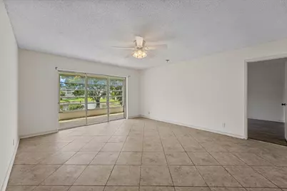 719 Lori Drive #204, Palm Springs, FL 33461 - Photo 8