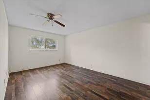 719 Lori Dr, Palm Springs, FL 33461 - Photo 12