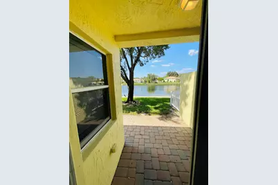 1146 Imperial Lake Road, West Palm Beach, FL 33413 - Photo 10