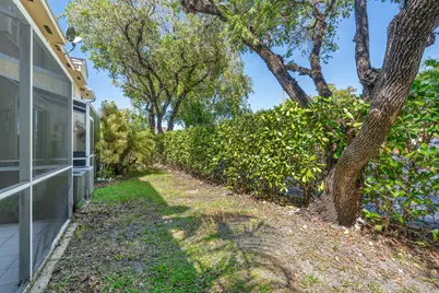 7107 Woodmont Way, Tamarac, FL 33321 - Photo 8