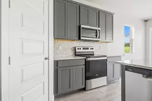 8558 Dahlia Cir, Port Saint Lucie, FL 34986 - Photo 6