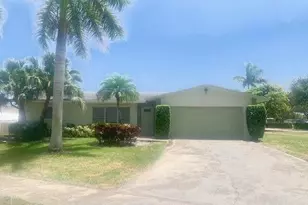 1314 NW 2nd Cir, Boca Raton, FL 33432 - Photo 2