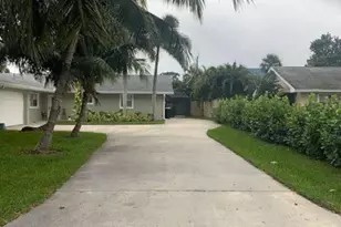 4796 SE Manatee Terrace, Stuart, FL 34997 - Photo 4