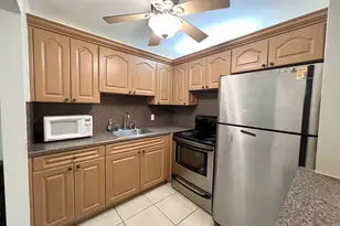 4023 Berkshire B, Deerfield Beach, FL 33442 - Photo 2