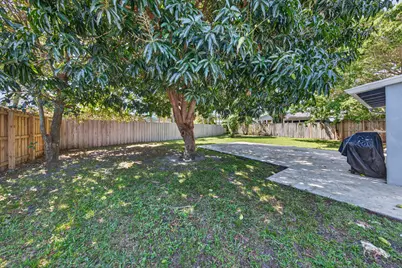 1908 NE 26th Street, Wilton Manors, FL 33305 - Photo 22