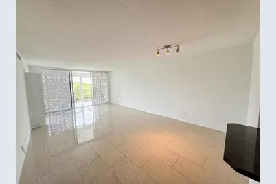 605 Oaks Drive #602, Pompano Beach, FL 33069 - Photo 8