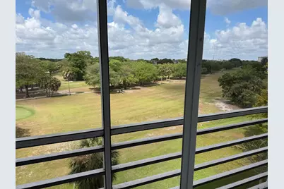 605 Oaks Drive #602, Pompano Beach, FL 33069 - Photo 2