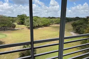 605 Oaks Dr, Pompano Beach, FL 33069 - Photo 2