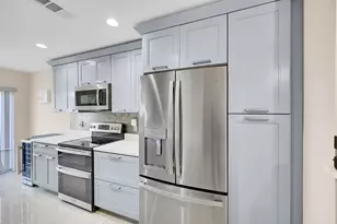 21207 Lago Cir, Boca Raton, FL 33433 - Photo 10