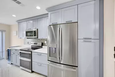 21207 Lago Circle, Boca Raton, FL 33433 - Photo 10