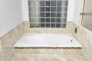 8252 NW 44th St, Coral Springs, FL 33065 - Photo 12