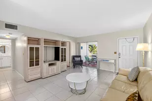 94 Stratford G, West Palm Beach, FL 33417 - Photo 4