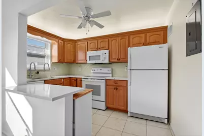 94 Stratford G, West Palm Beach, FL 33417 - Photo 10