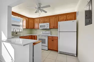 94 Stratford G, West Palm Beach, FL 33417 - Photo 10