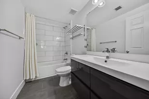 2421 NE 65th St, Fort Lauderdale, FL 33308 - Photo 36