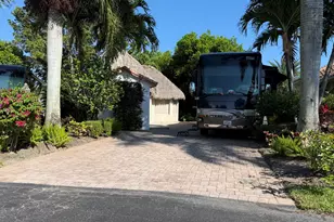 390 Sundial Cir, Margate, FL 33068 - Photo 2