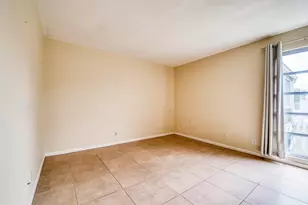 2528 Boundbrook Dr S, West Palm Beach, FL 33406 - Photo 12