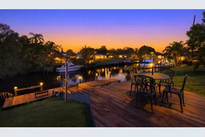 343 SE Verada Avenue, Port Saint Lucie, FL 34983 - Photo 2