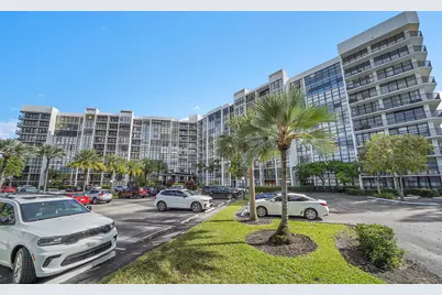 1000 Parkview Drive #Unit 306, Hallandale Beach, FL 33009 - Photo 4