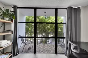 1000 Parkview Dr, Hallandale Beach, FL 33009 - Photo 30