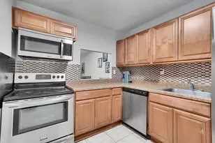 1000 Parkview Dr, Hallandale Beach, FL 33009 - Photo 14