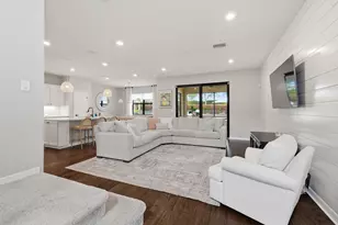 127 SE Courances Dr, Port Saint Lucie, FL 34984 - Photo 6