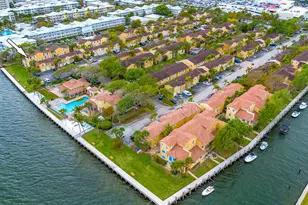 1060 Lake Shore Dr, West Palm Beach, FL 33403 - Photo 4